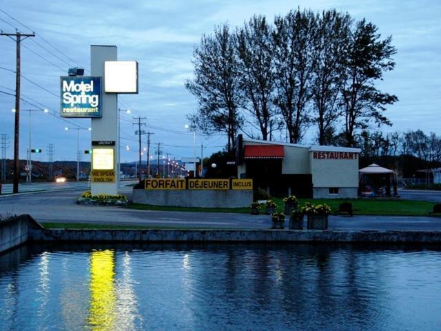 Motel Spring Chateau Richer Екстериор снимка