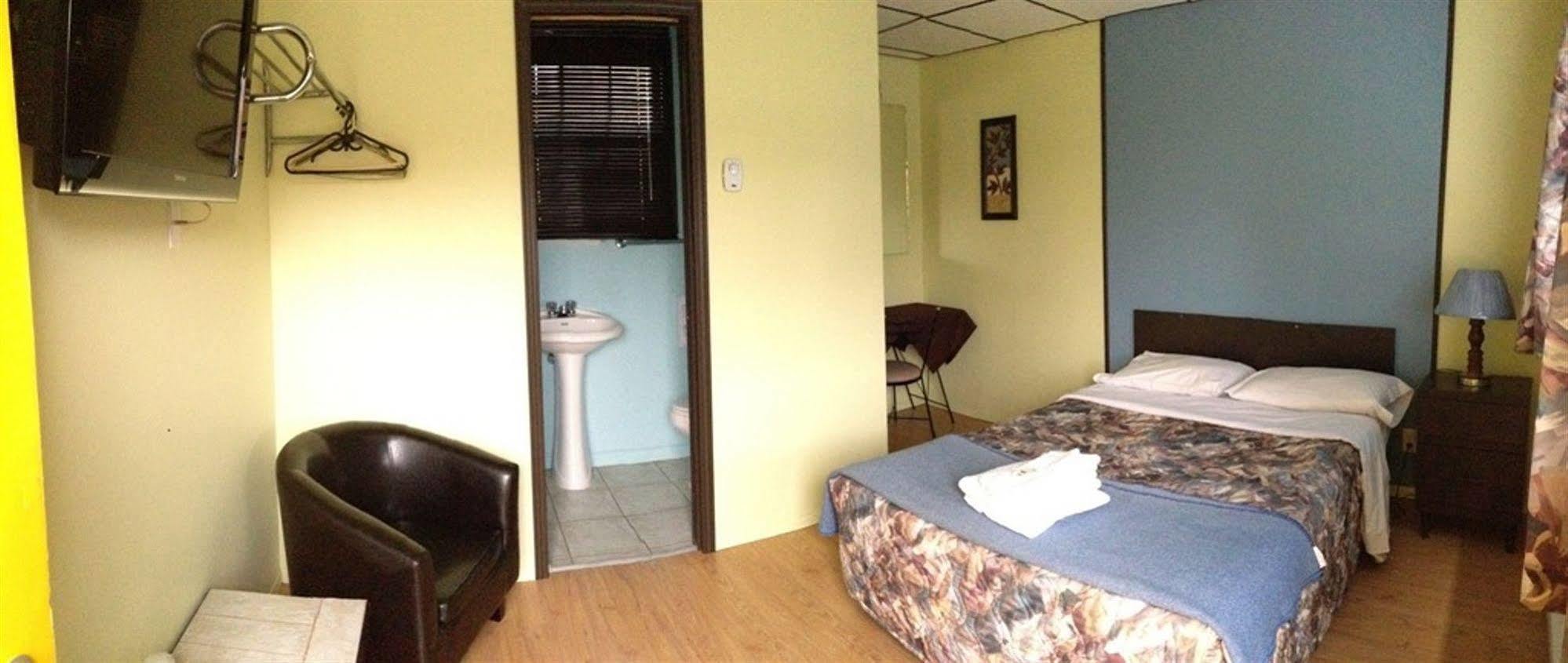 Motel Spring Chateau Richer Екстериор снимка